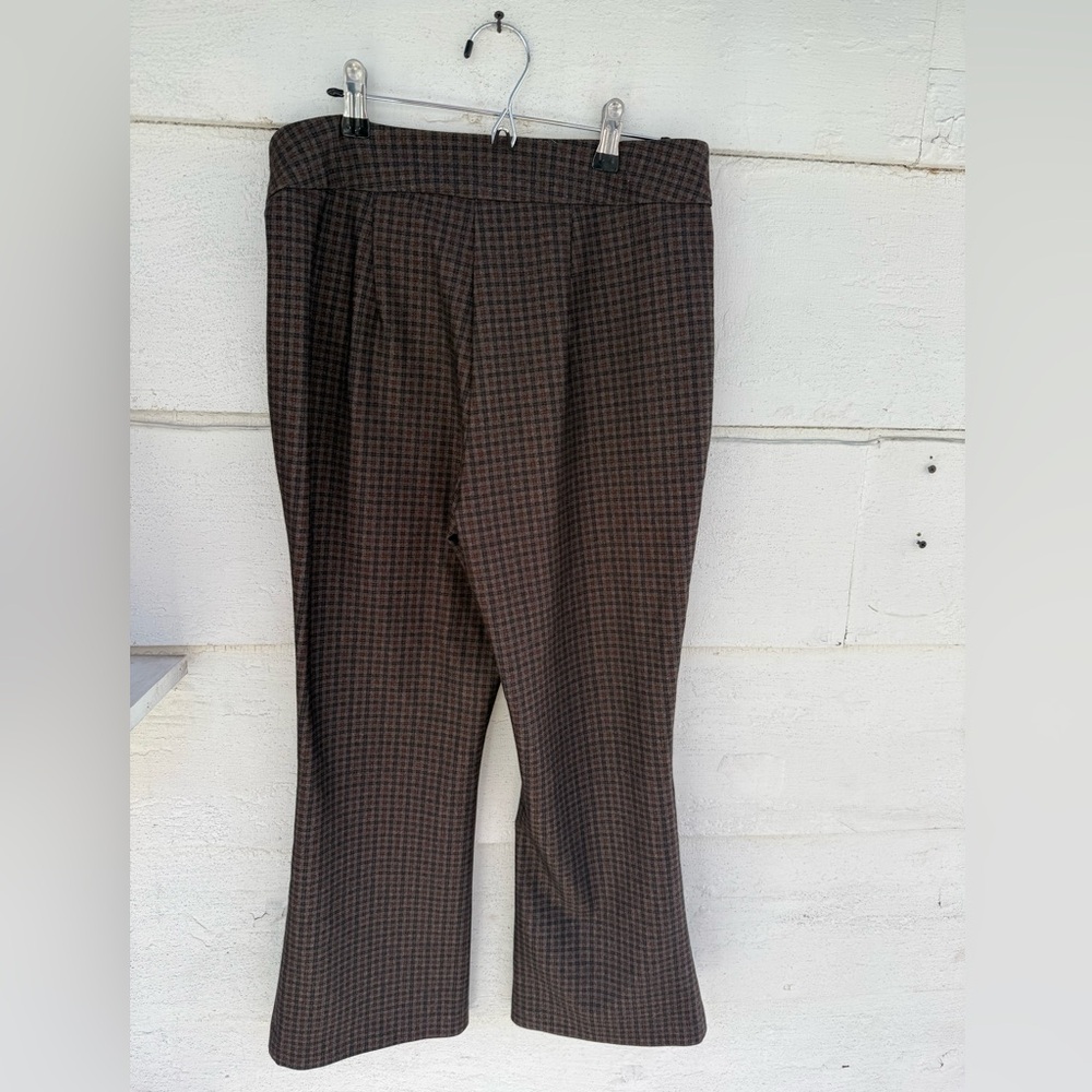 Nanette Lepore  Pull on Women’s Brown Plaid Trousers. Size Medium